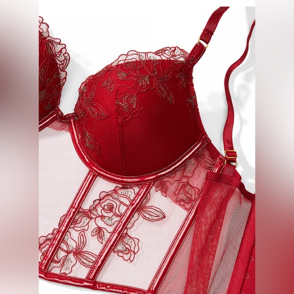 Victoria’s Secret VERY SEXY
Midnight Affair Embroidery Push-Up Corset To… - Picture 2 of 8